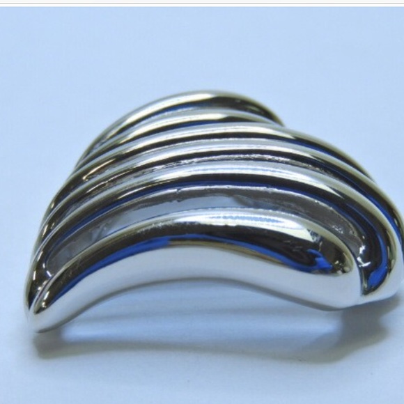 Huge Solid 12K Open Heart Pendant - Picture 2 of 6